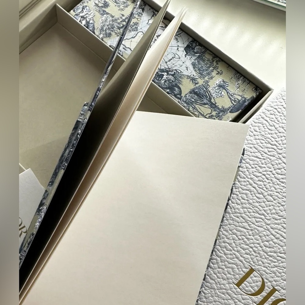 Christian Dior novelty stationary set Notebook and pencils - Picture 6 of 9